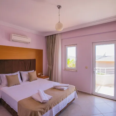 Ovacikta 3 Odali Oezel Havuzlu Royal 14