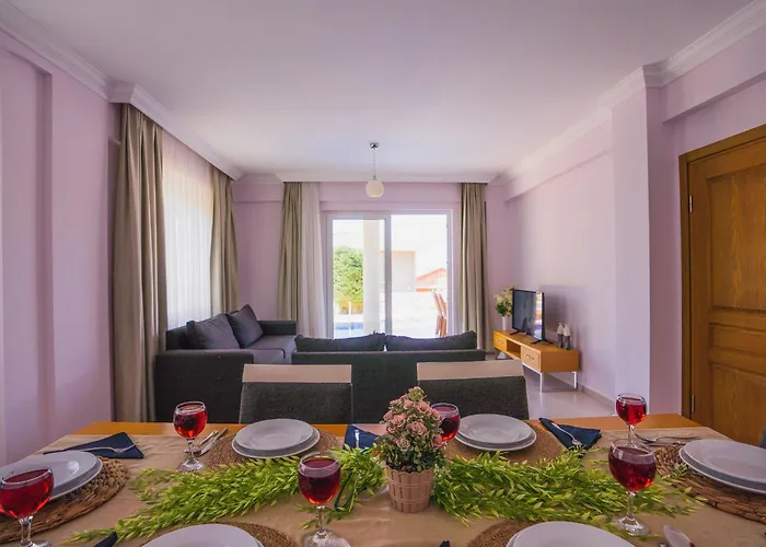 Ovacikta 3 Odali Oezel Havuzlu Royal 14 Villa *