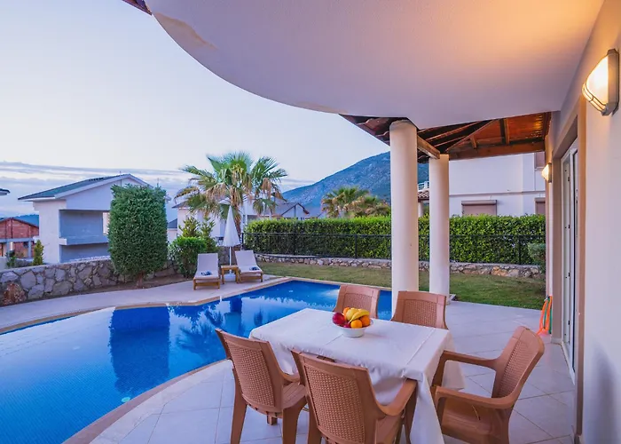 Villa Ovacikta 3 Odali Oezel Havuzlu Royal 14 *