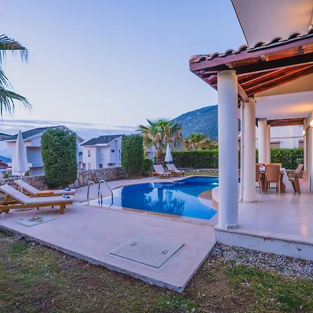 Vila Ovacikta 3 Odali Oezel Havuzlu Royal 14 Fethiye