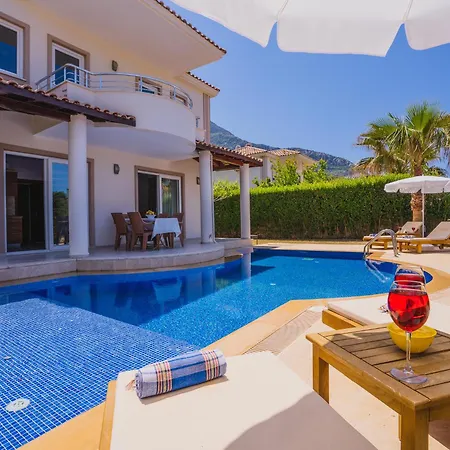 Vila Ovacikta 3 Odali Oezel Havuzlu Royal 14 Fethiye