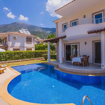 Ovacikta 3 Odali Oezel Havuzlu Royal 14 Vila Fethiye