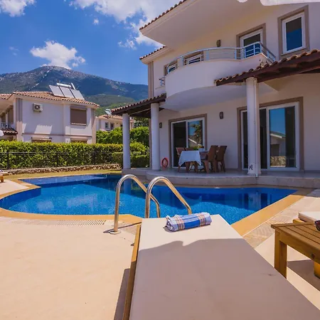 Ovacikta 3 Odali Oezel Havuzlu Royal 14 Vila Fethiye