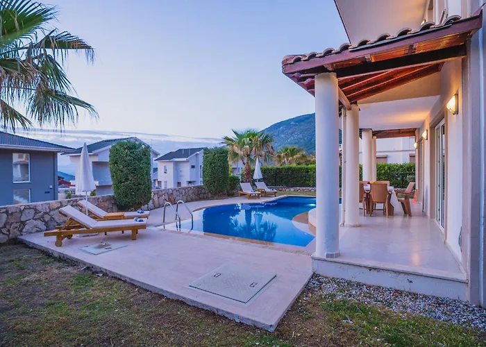 Vila Ovacikta 3 Odali Oezel Havuzlu Royal 14 Fethiye