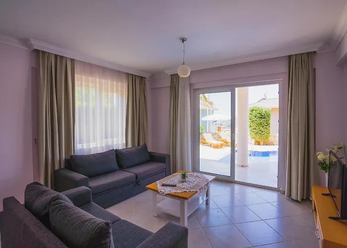 Ovacikta 3 Odali Oezel Havuzlu Royal 14 *