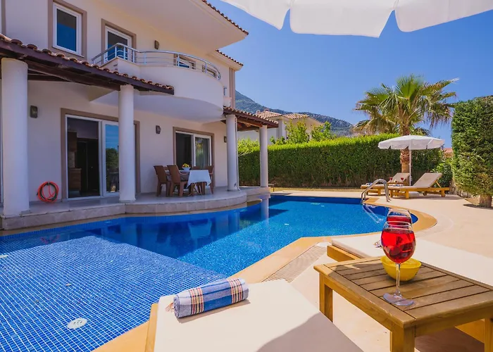 Vila Ovacikta 3 Odali Oezel Havuzlu Royal 14 Fethiye