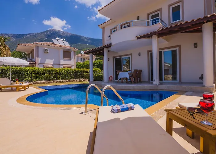 Ovacikta 3 Odali Oezel Havuzlu Royal 14 Vila Fethiye